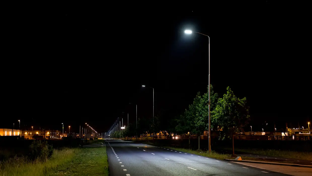 Development stage and color temperature control of LED road light